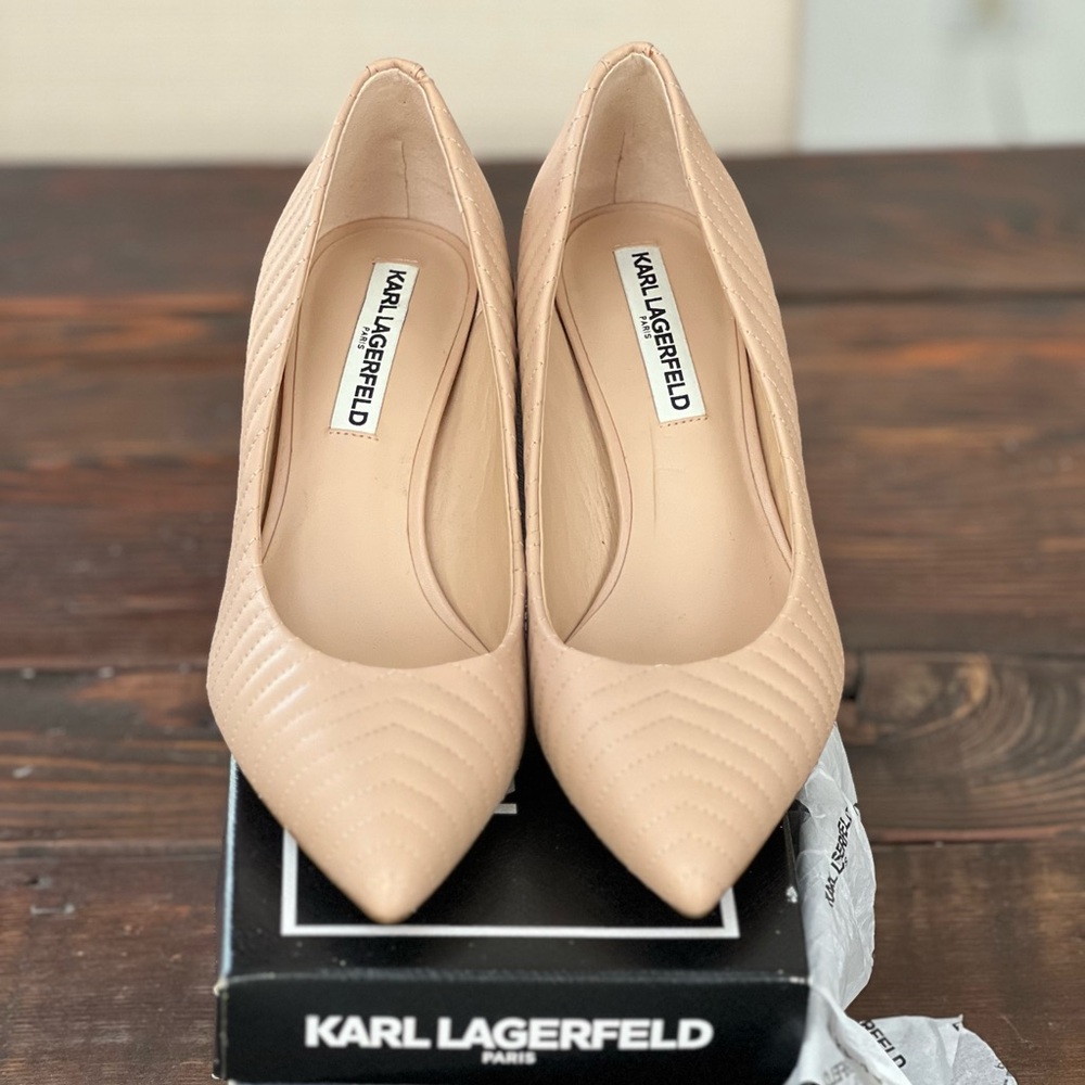 Karl Lagerfeld
Women's Natural Rosette Leather Point Toe Pumps 7.5